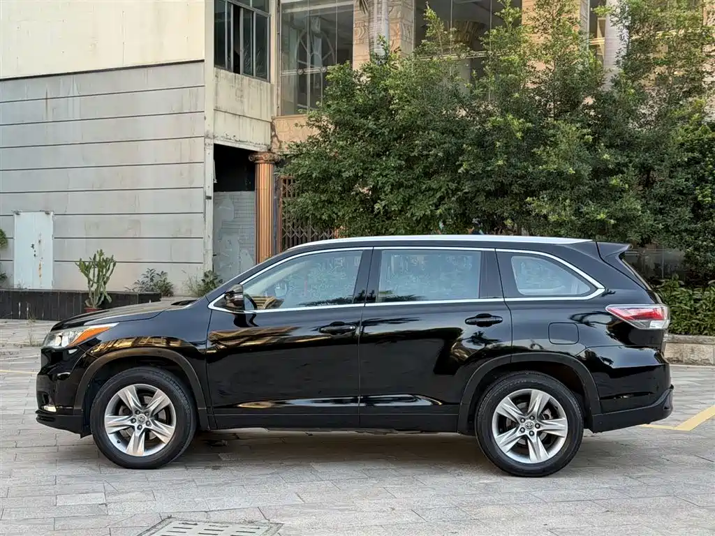 Toyota Highlander 2016 — фото 3