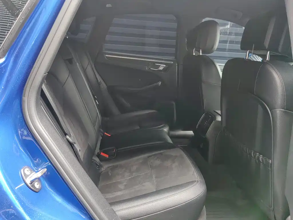 Porsche Macan 2019 — фото 14
