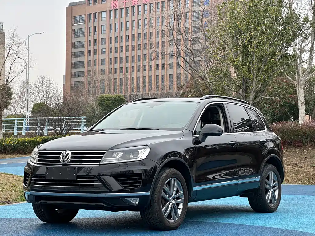 Volkswagen Touareg 2017 — фото 1