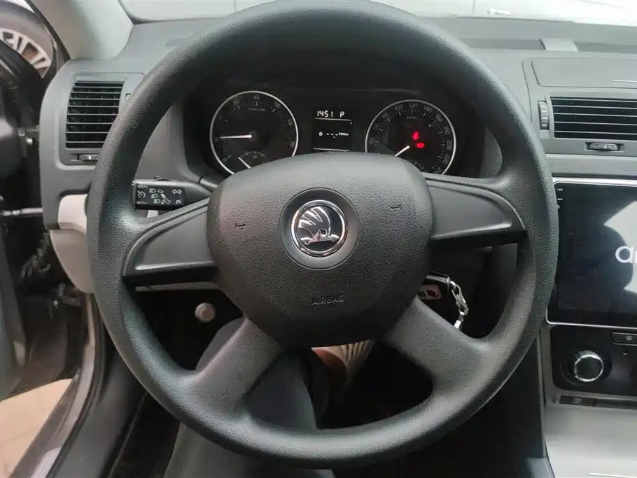 Skoda Octavia 2013 — фото 15