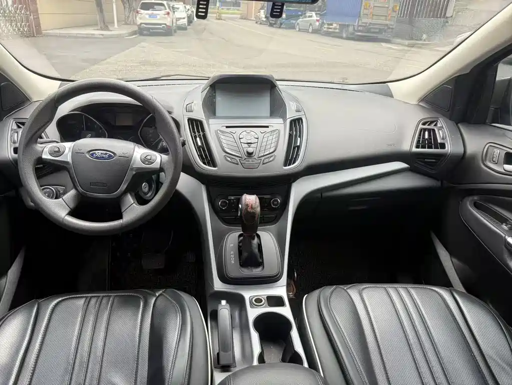 Ford Kuga 2015 — фото 9