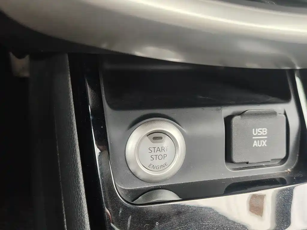 Nissan Tiida 2019 — фото 14