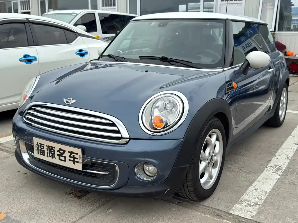 MINI Clubman 2011