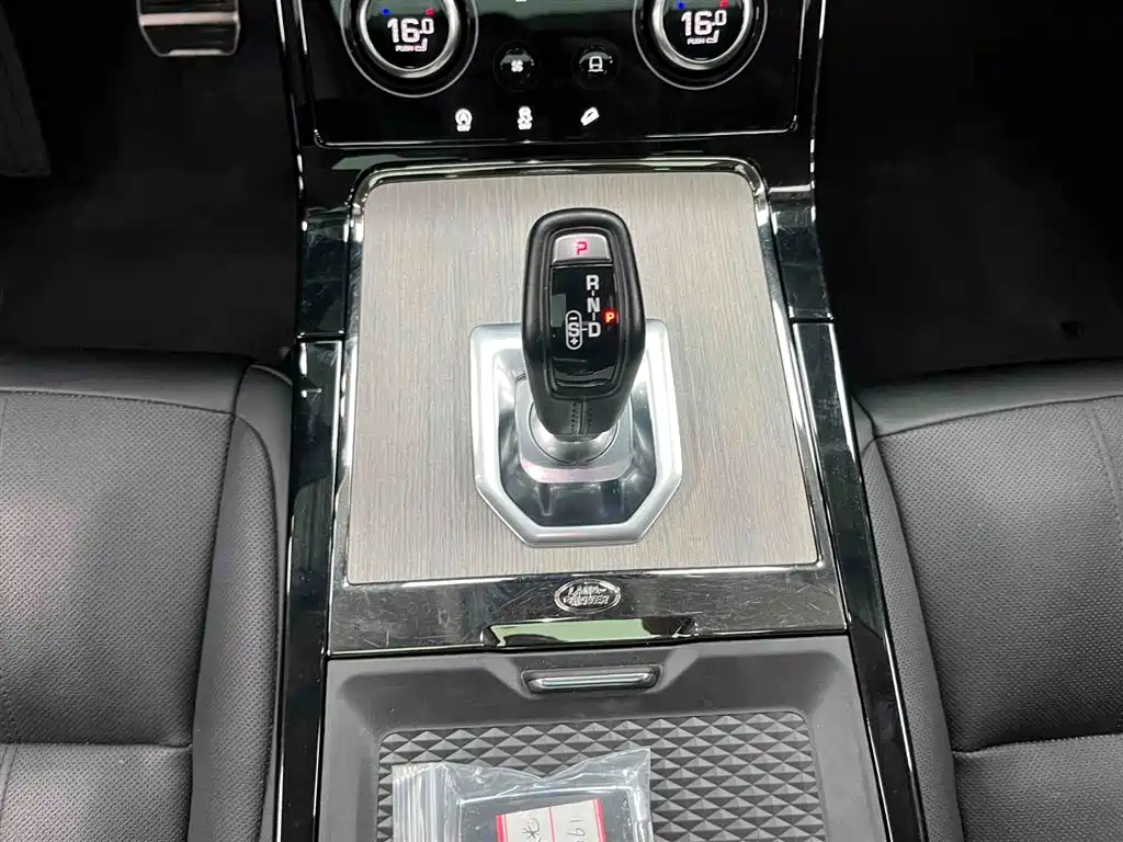 Land Rover Evoque 2022 — фото 6