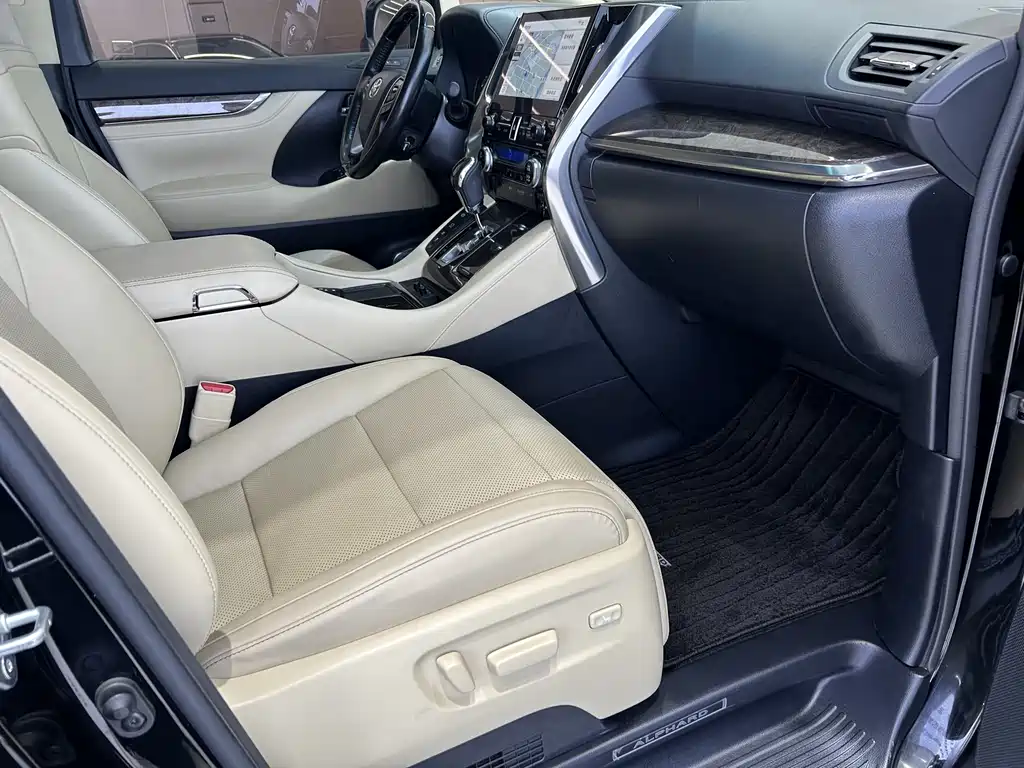 Toyota Alphard 2021 — фото 22