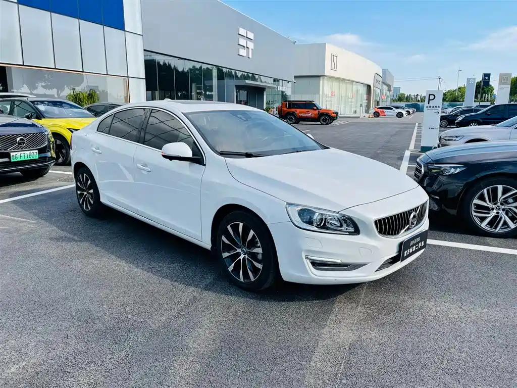Volvo S60 2018 — фото 5