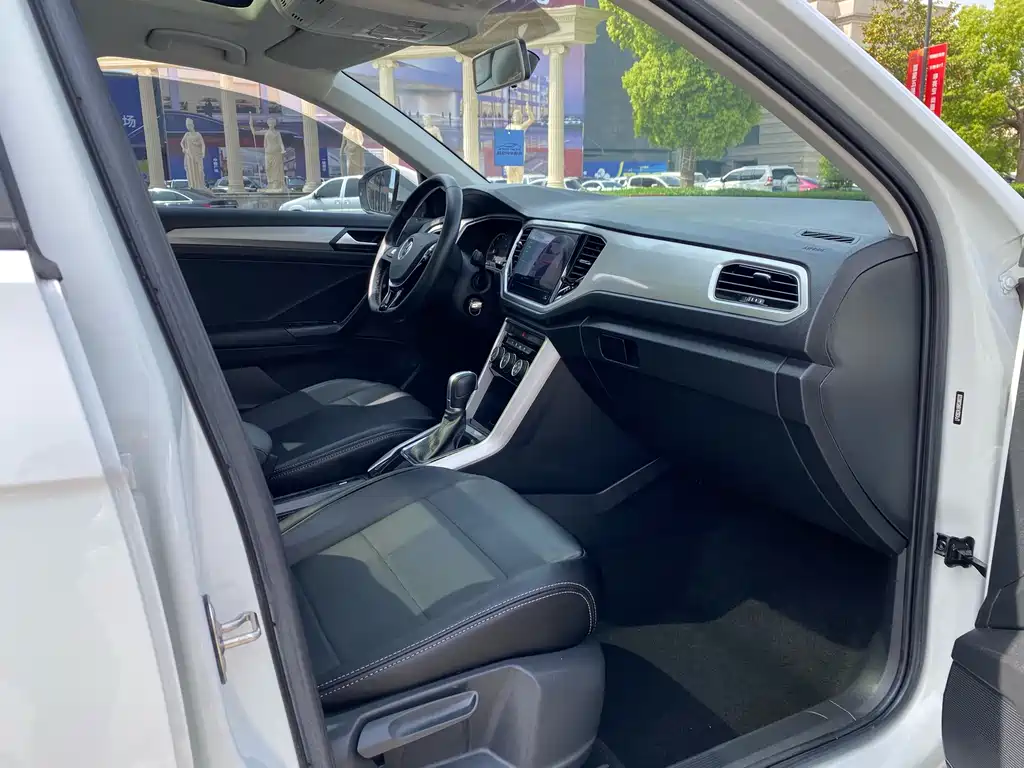 Volkswagen T-Roc 2022 — фото 12
