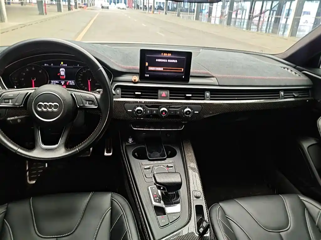 Audi A4L 2019 — фото 13