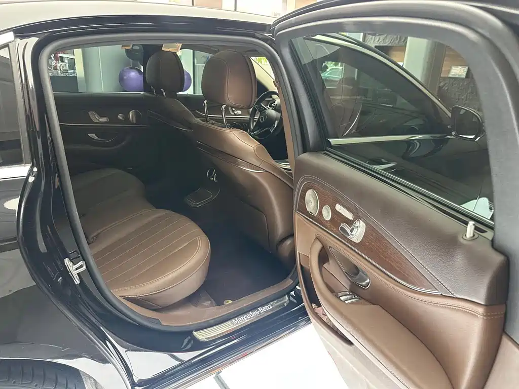 Mercedes-Benz E-Class 2022 — фото 10