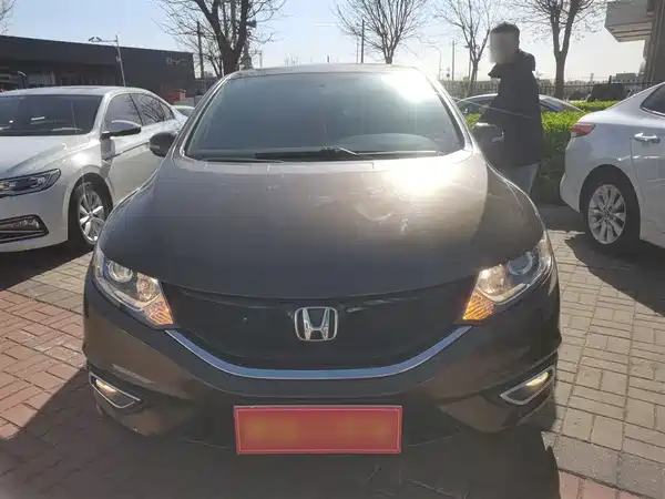 Honda Jade 2016
