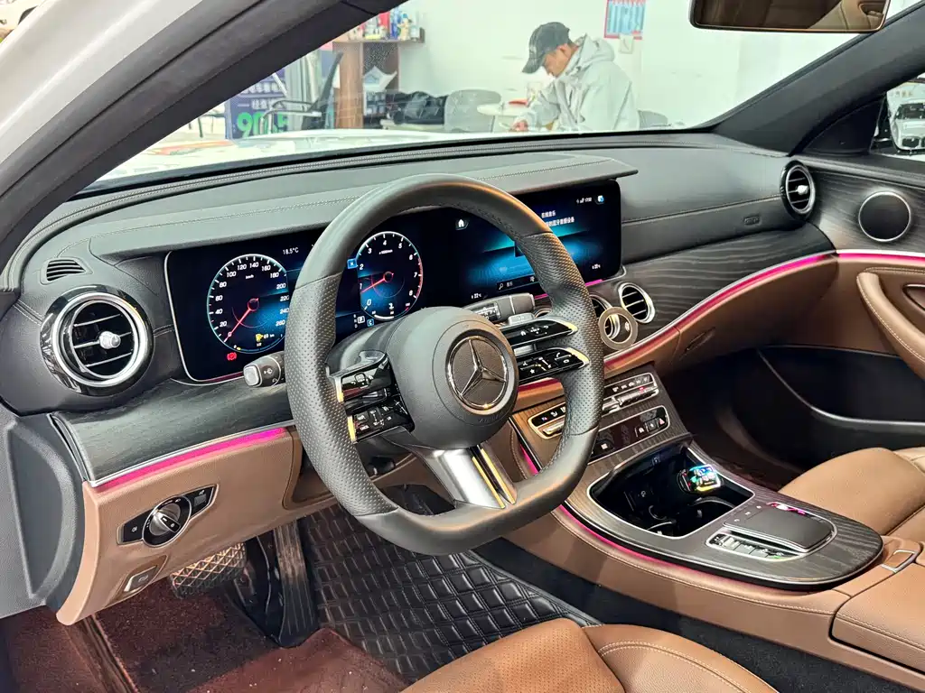 Mercedes-Benz E-Class 2022 — фото 4