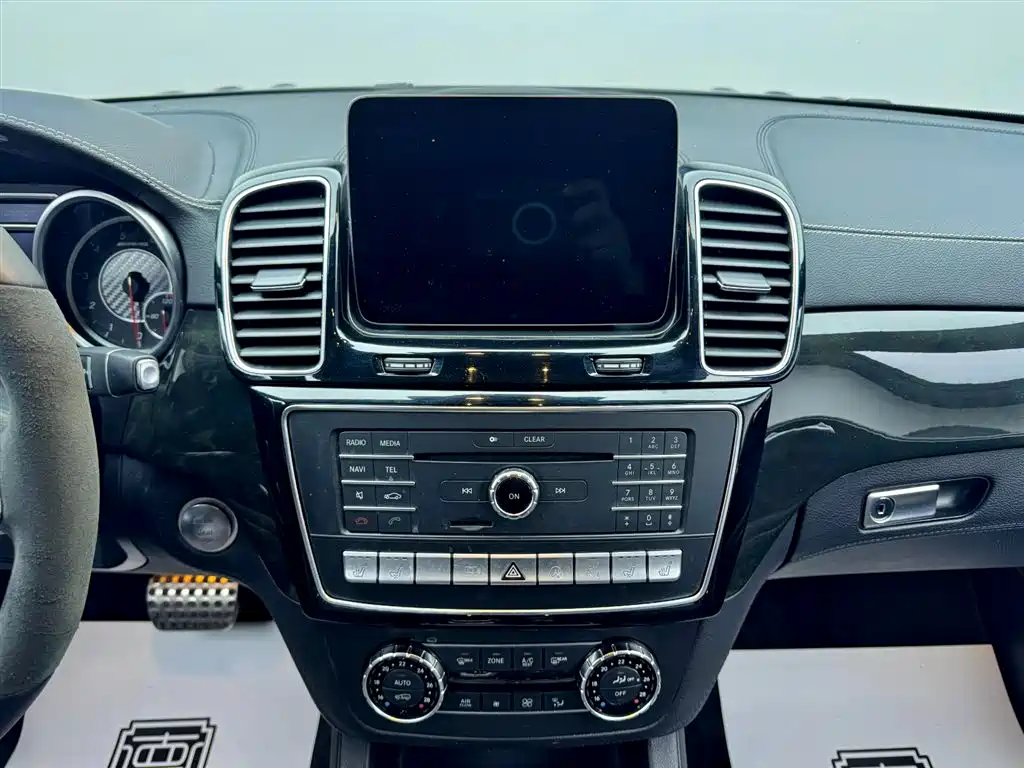 Mercedes-Benz GLS AMG 2016 — фото 14
