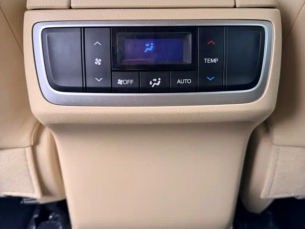 Toyota Highlander 2016 — фото 11