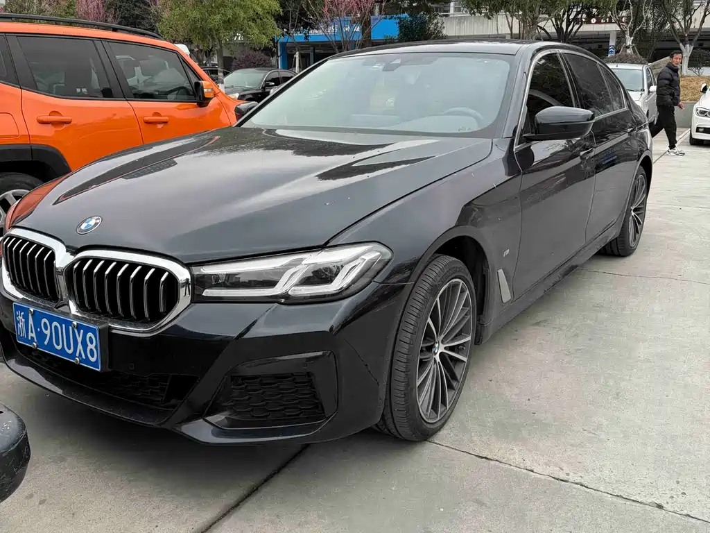 BMW 5 Series 2023 — фото 1