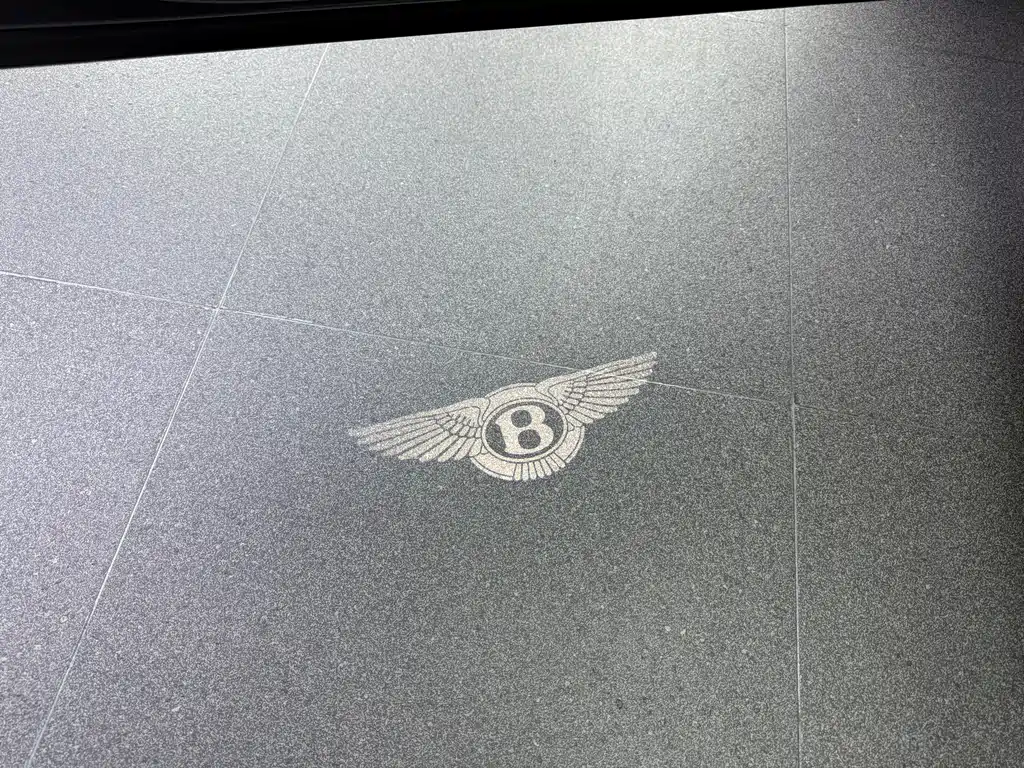 Bentley Flying Spur 2025 — фото 14