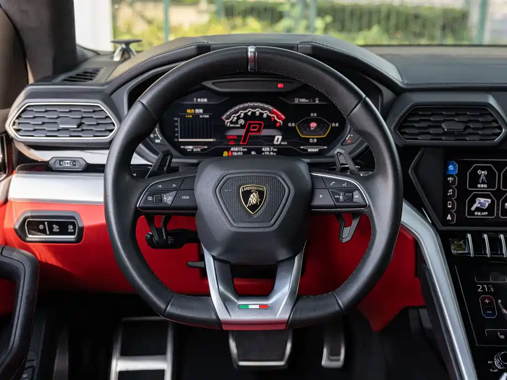 Lamborghini Urus 2019 — фото 12