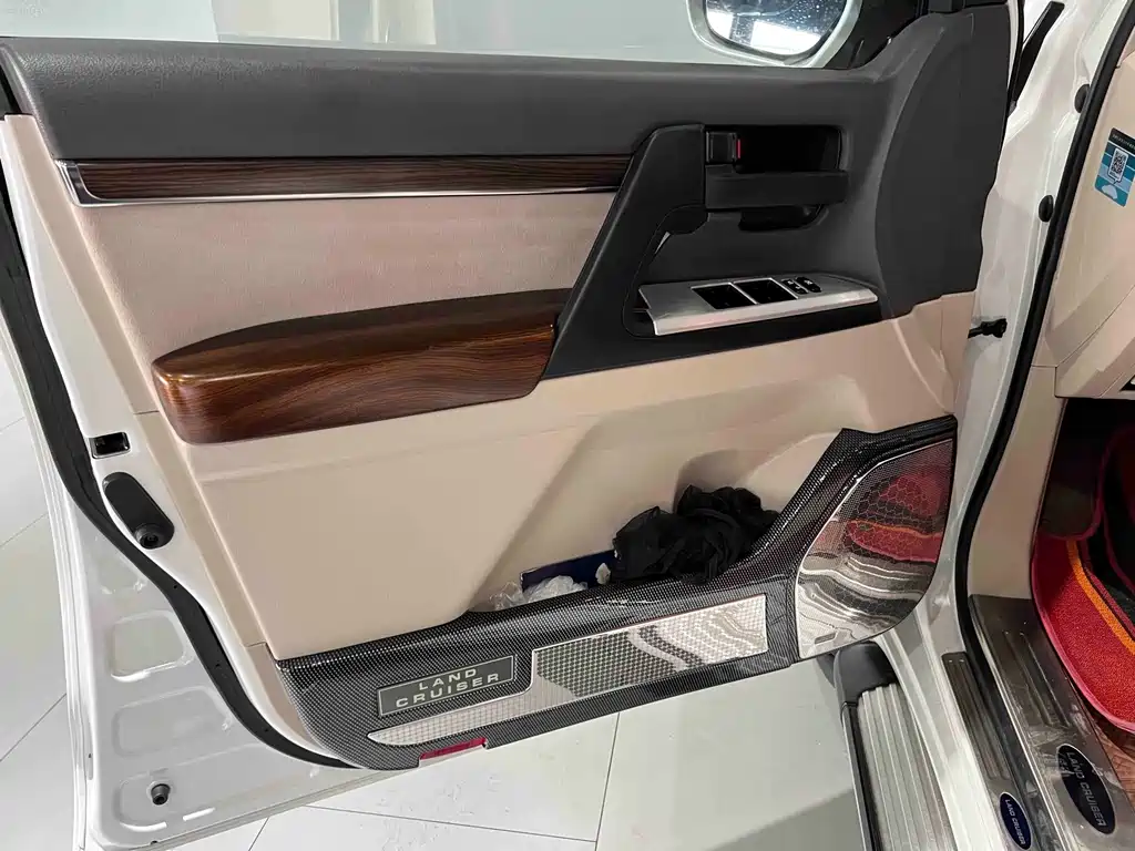 Toyota Land Cruiser 2020 — фото 18