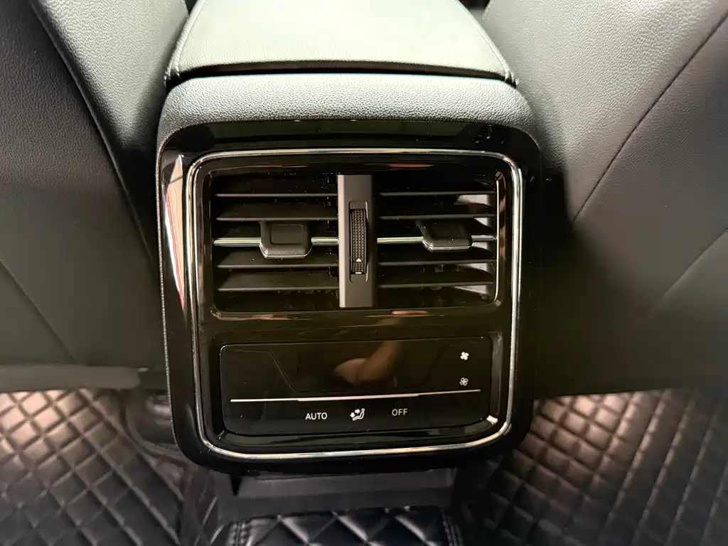 Volkswagen Passat 2023 — фото 10