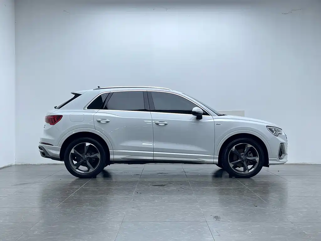 Audi Q3 2020 — фото 9