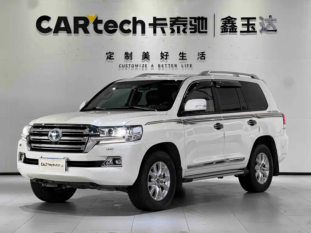 Toyota Land Cruiser 2020 — фото 1