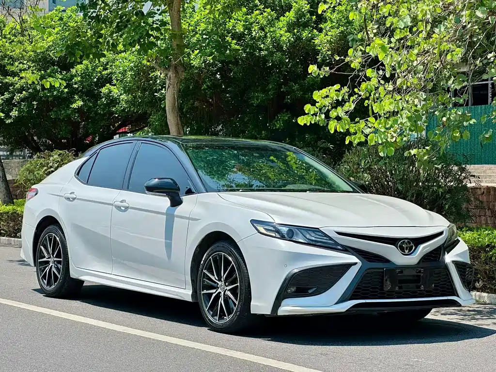 Toyota Camry 2021