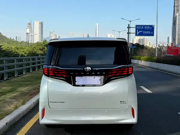 Toyota Alphard 2024