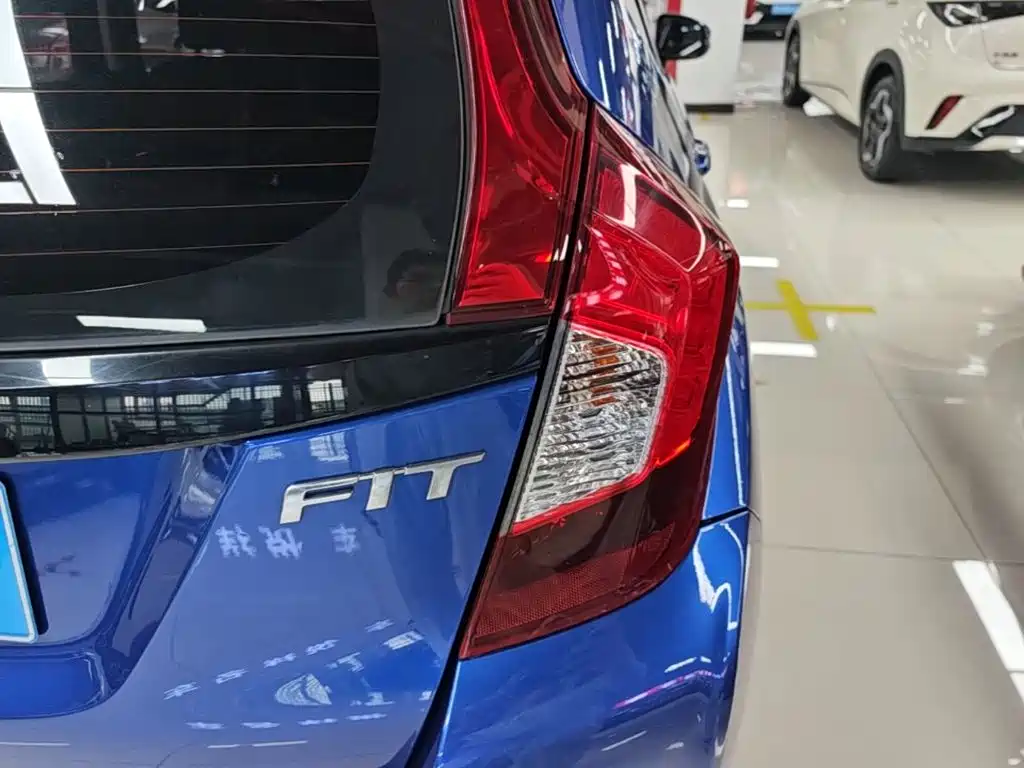 Honda Fit 2017 — фото 24