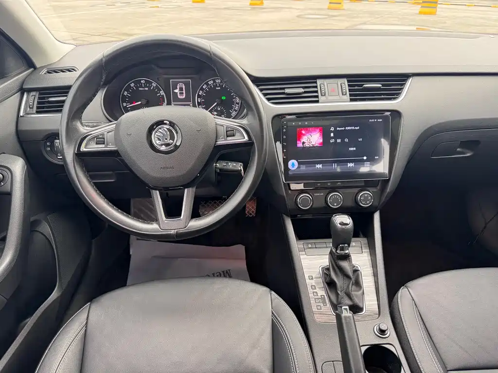 Skoda Octavia 2017 — фото 14