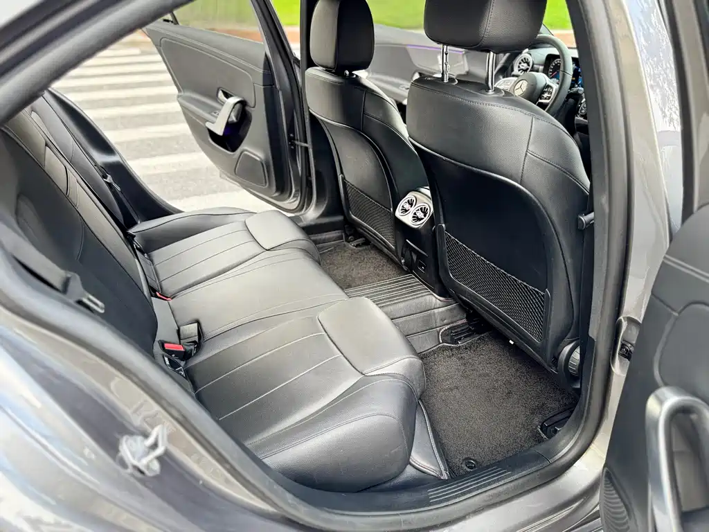 Mercedes-Benz A-Class 2022 — фото 11