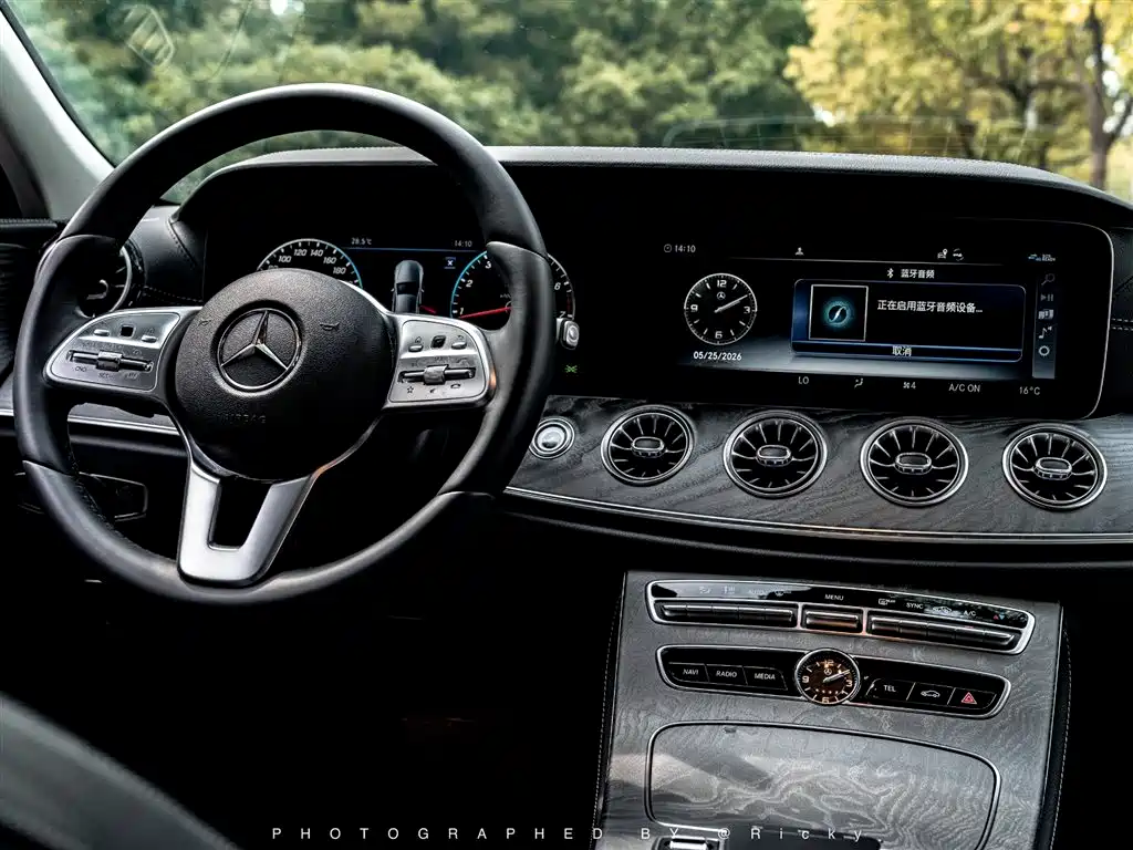 Mercedes-Benz CLS 2019 — фото 6
