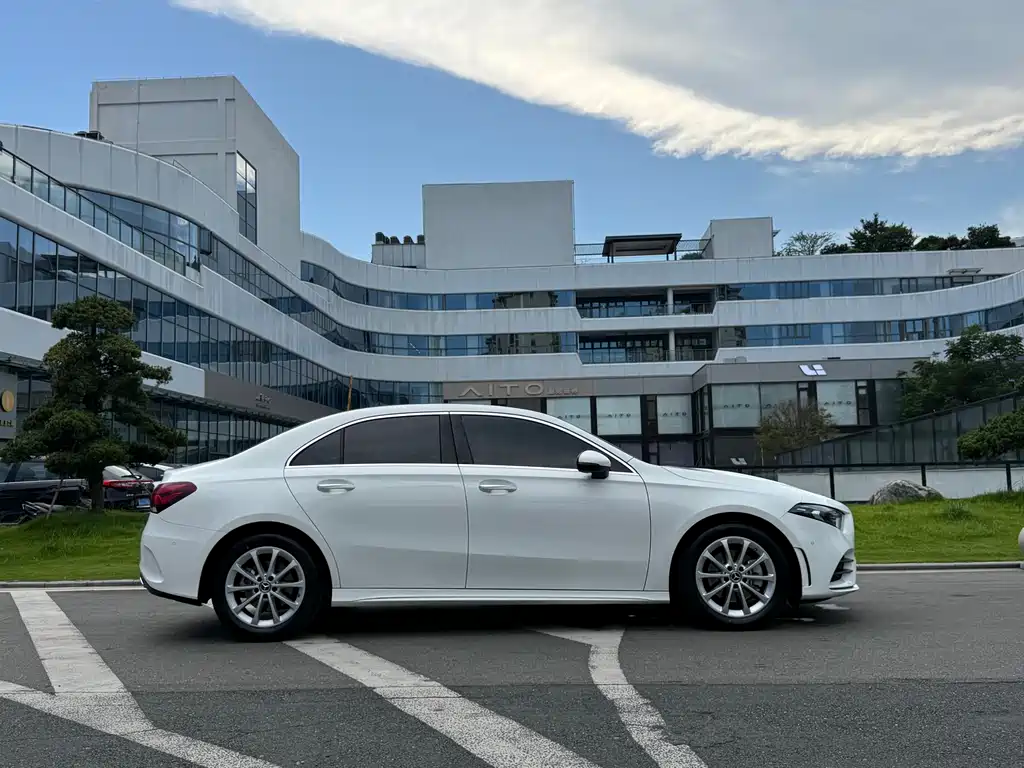 Mercedes-Benz A-Class 2021 — фото 16