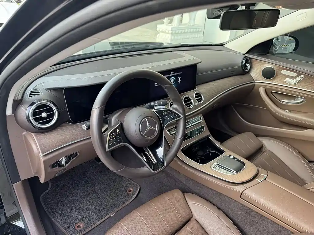 Mercedes-Benz E-Class 2022