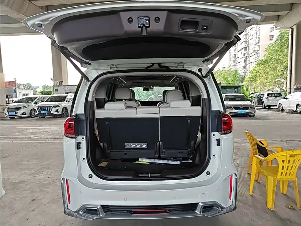 GAC Motor Trumpchi M8 2022 — фото 19