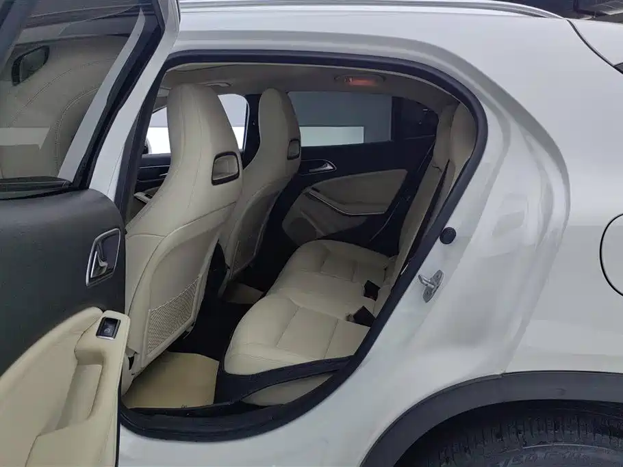 Mercedes-Benz GLA 2016 — фото 11