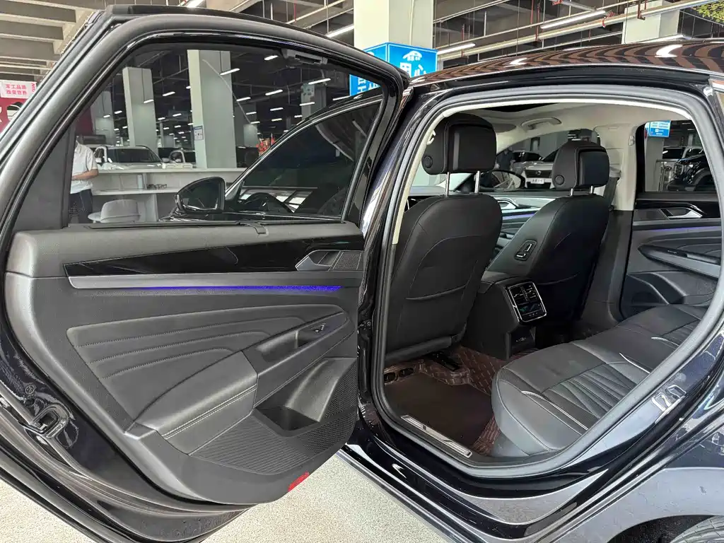 Volkswagen Passat 2023 — фото 11