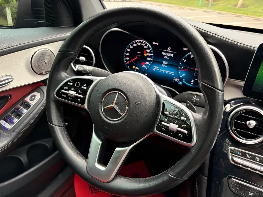 Mercedes-Benz GLC Coupe 2020 — фото 11
