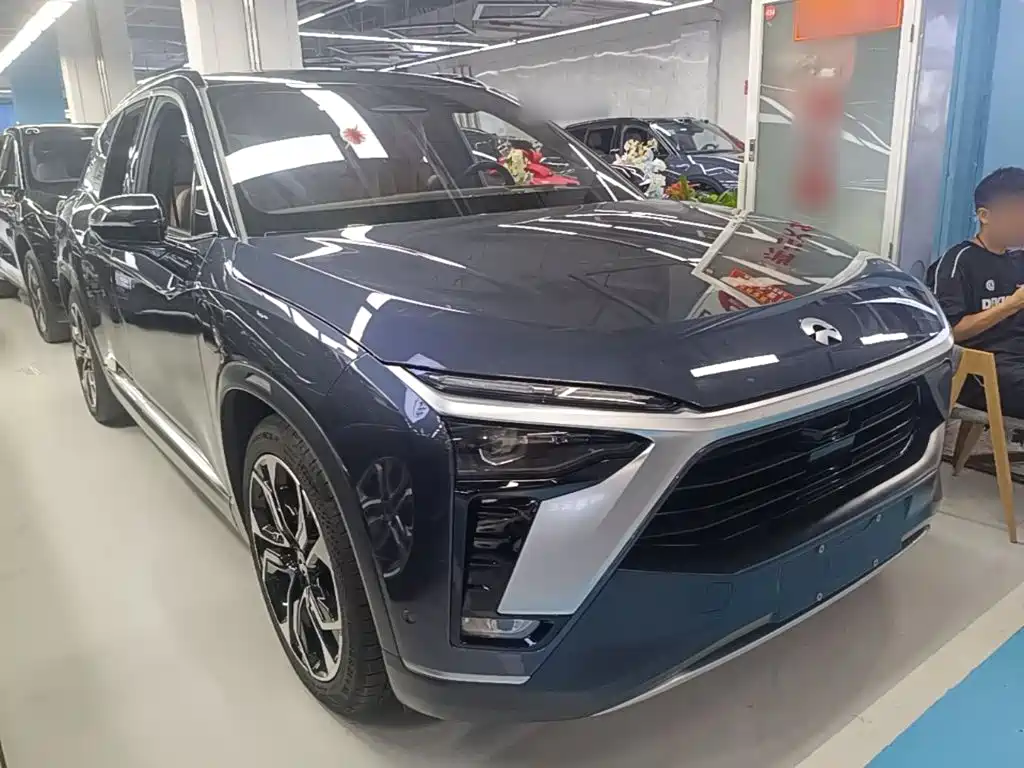 NIO ES8 2021