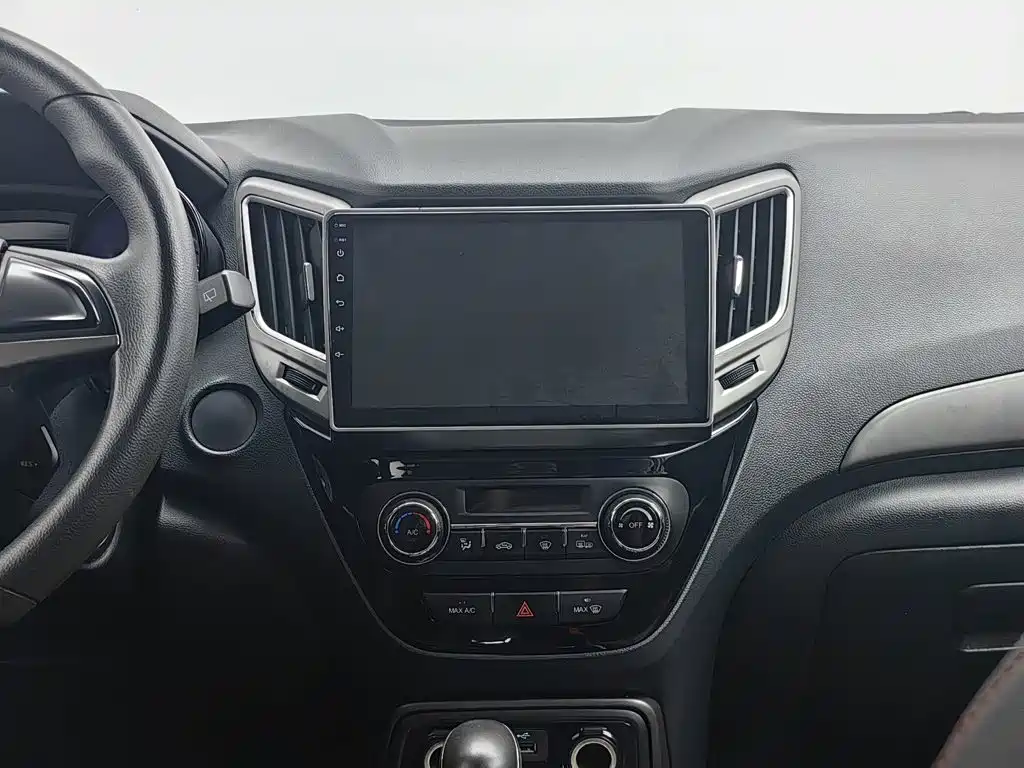 Changan CS15 2018 — фото 12