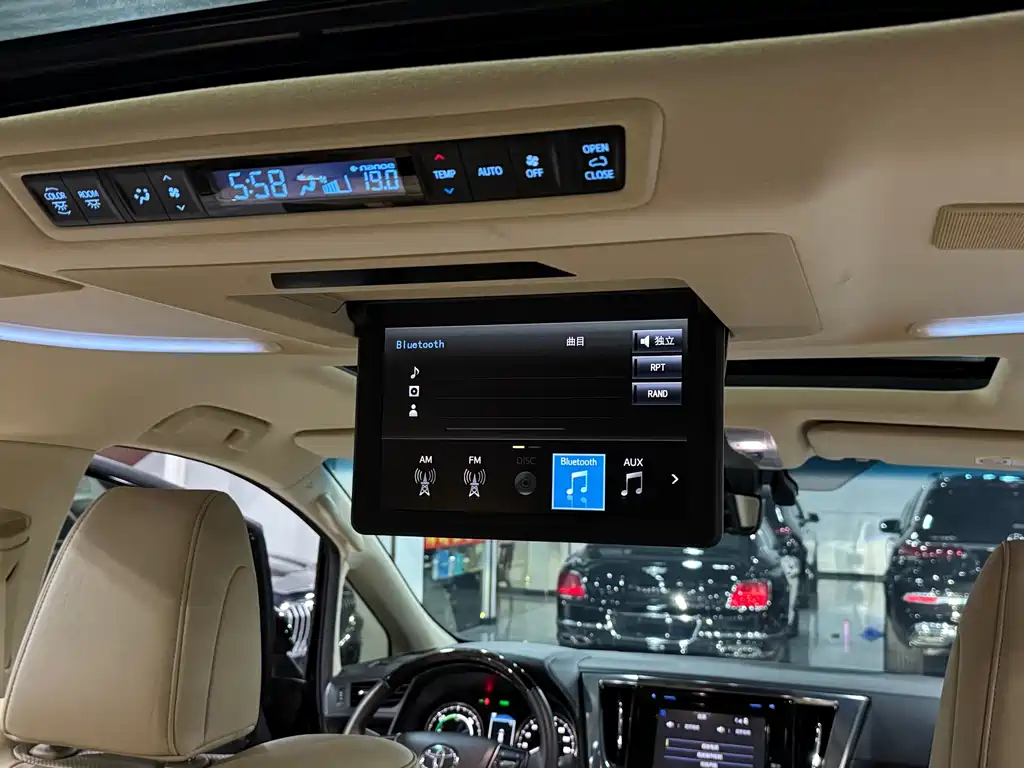 Toyota Vellfire 2020 — фото 8
