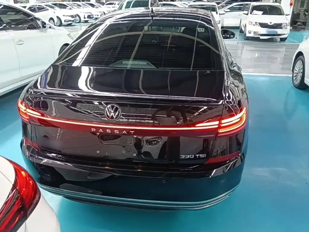Volkswagen Passat 2022 — фото 6