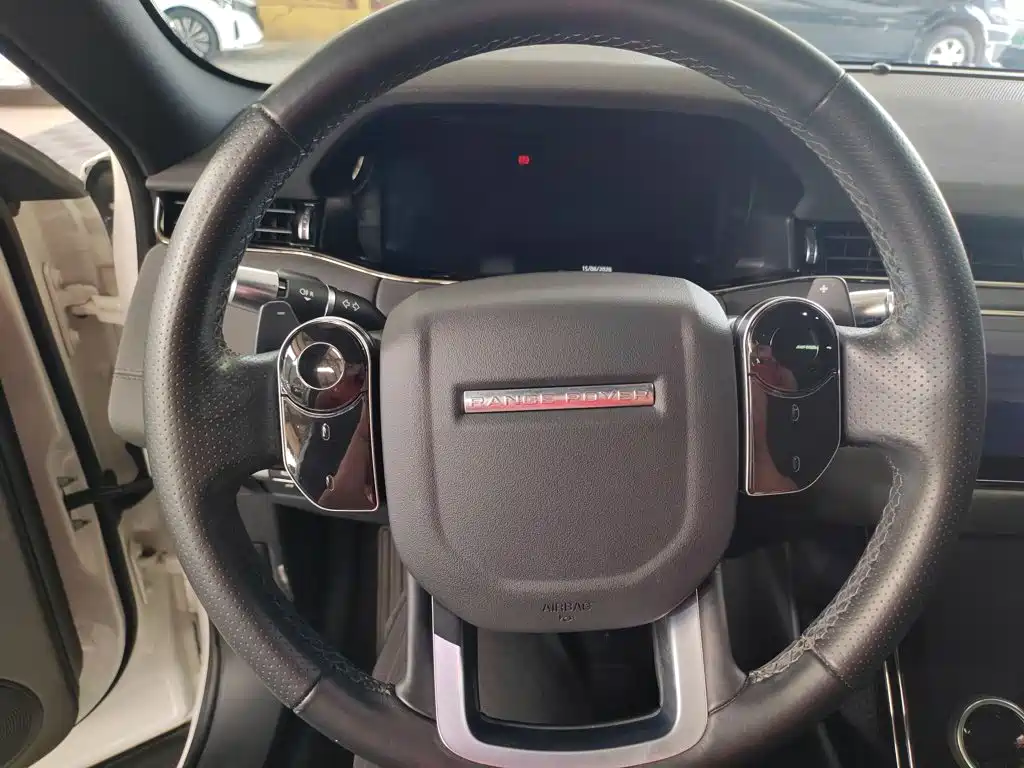 Land Rover Evoque 2020 — фото 10