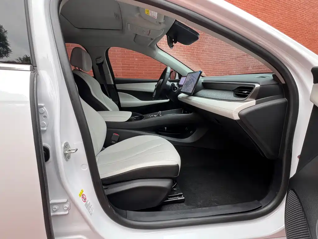 BYD Seal 05 DM-i 2025 — фото 13