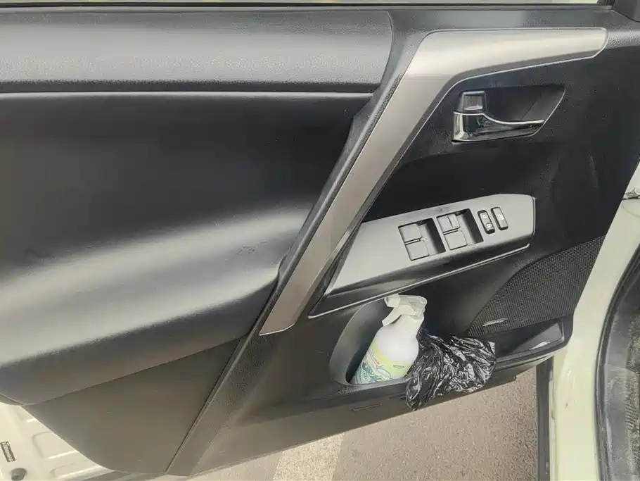 Toyota RAV4 2017