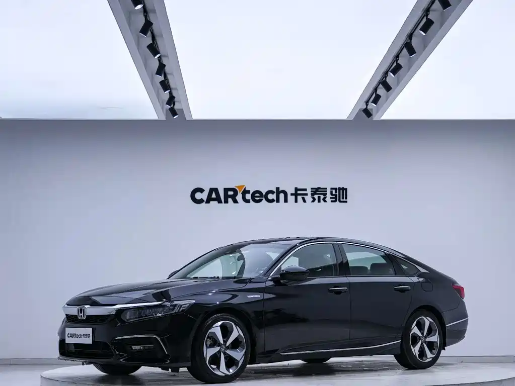 Honda Inspire 2021 — фото 1