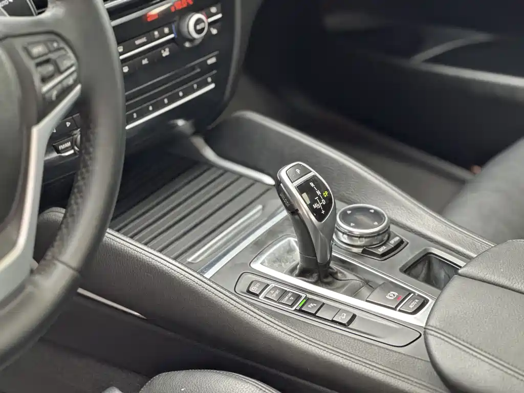 BMW X6 2015 — фото 12