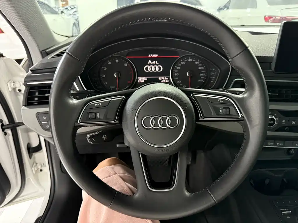 Audi A4L 2019