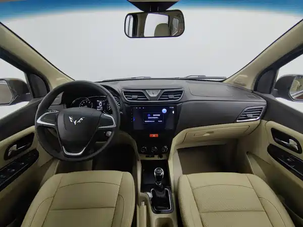 Wuling Hongguang 2016