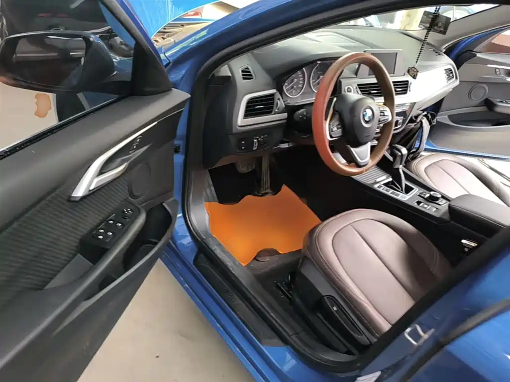 BMW 1 Series 2017 — фото 16