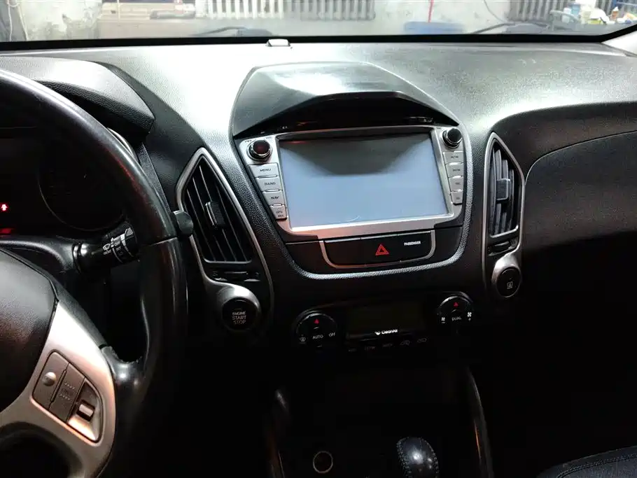 Hyundai ix35 2015 — фото 13