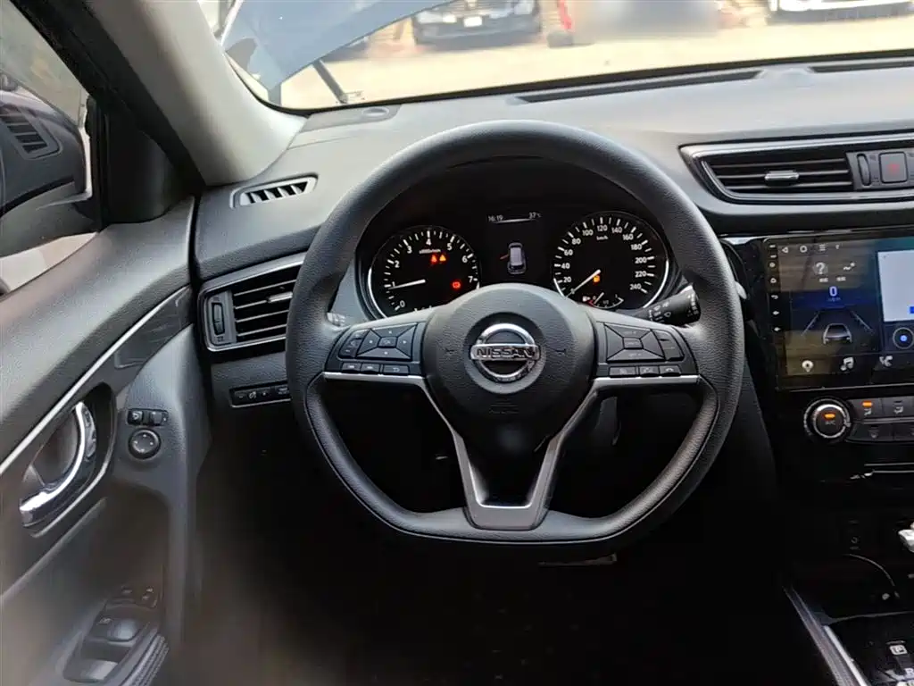 Nissan X-Trail 2017 — фото 11